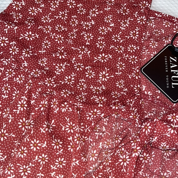 NWT ZAFUL FLORAL FRONT TIE CROP TANK BURGUNDY  SIZE L - Picture 2 of 4